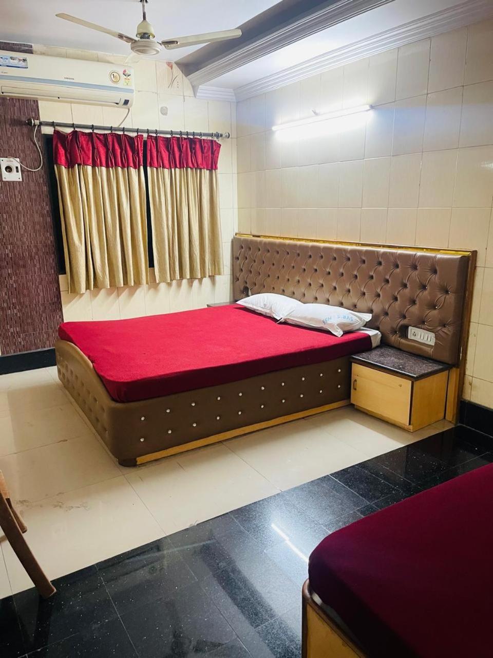 Sai Samrat Hotel Shirdi Exterior foto